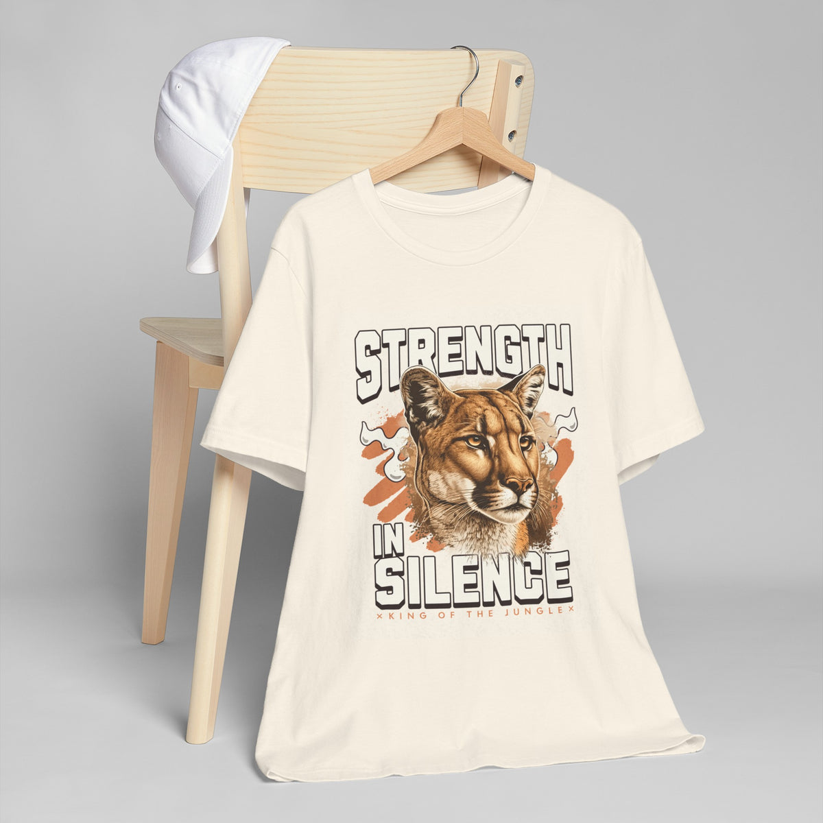 Strength in silence - T-Shirt