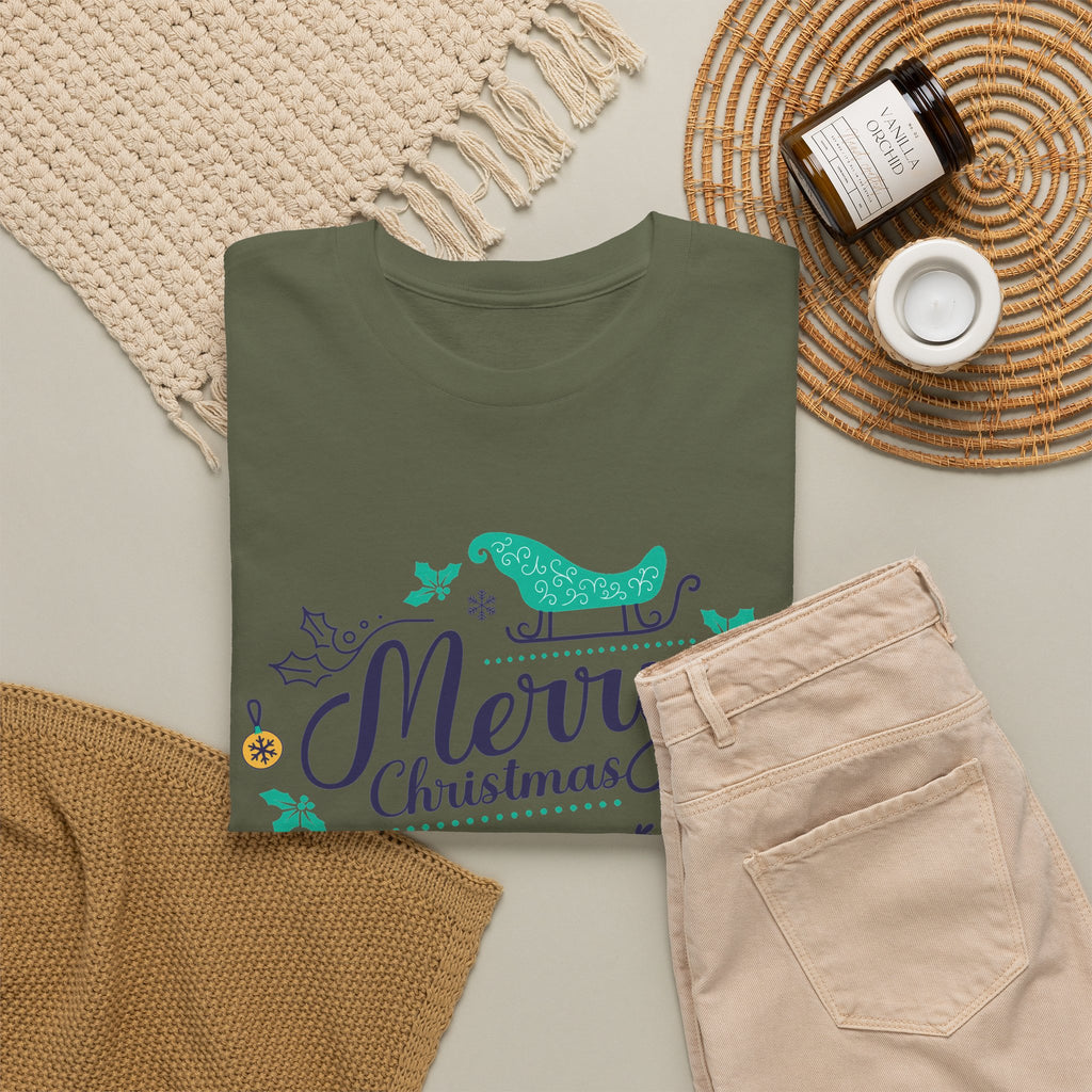Merry Christmas Shirt, Elegant Holiday Graphic Tee, Festive Christmas Typography T-Shirt, Cute Winter Holiday Gift