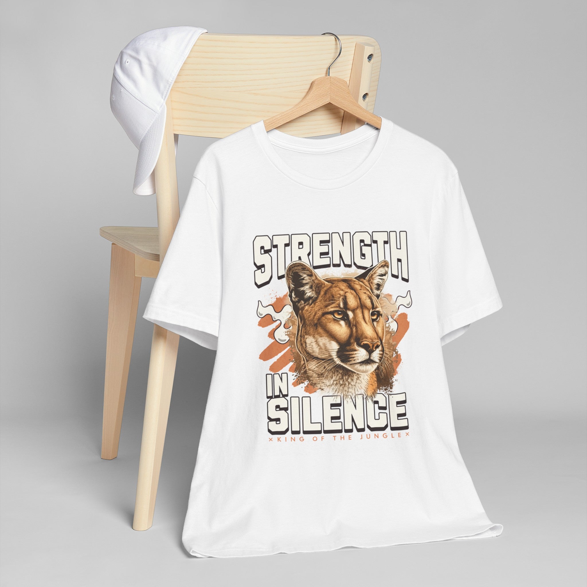 Strength in silence - T-Shirt