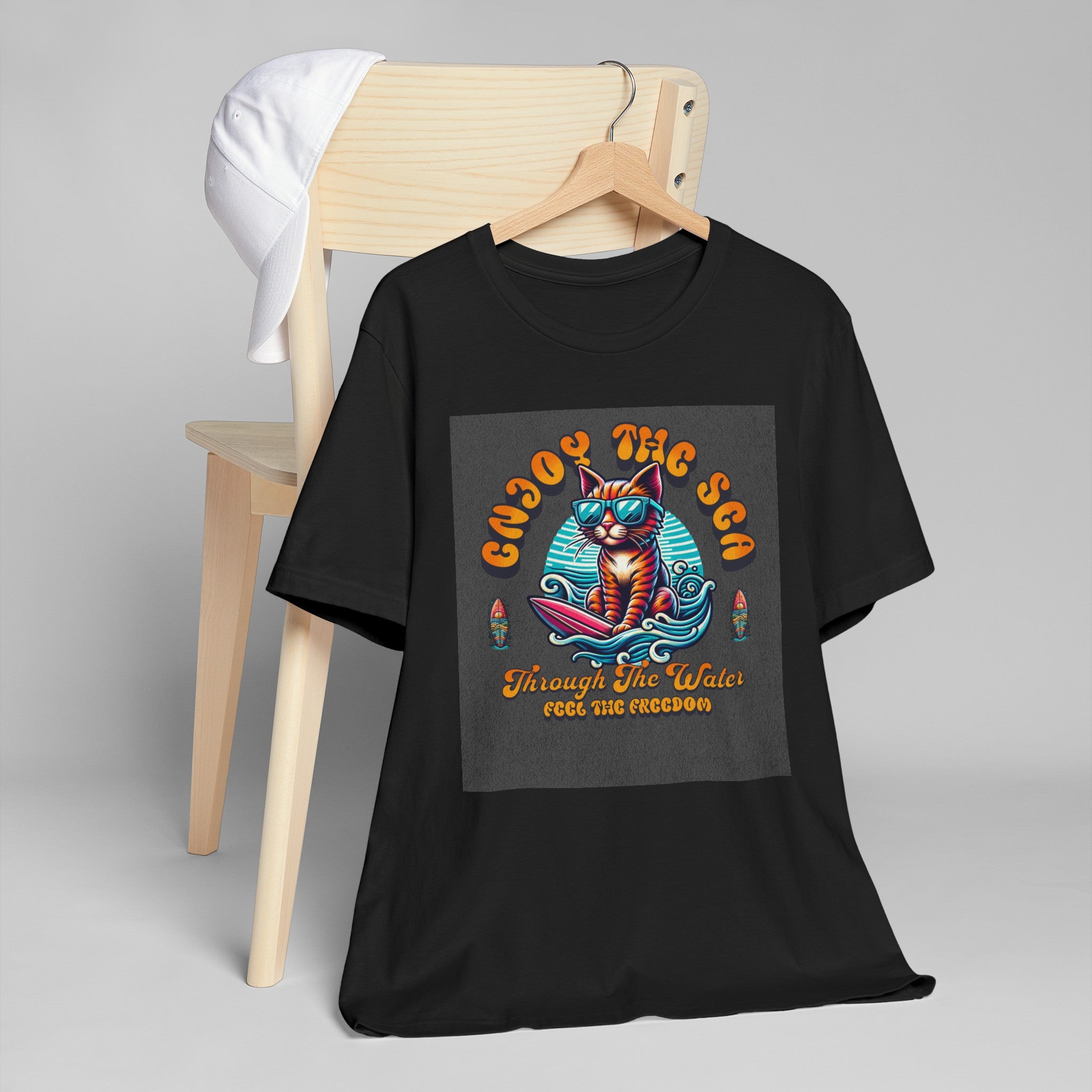 Enjoy The Sea - T-Shirt