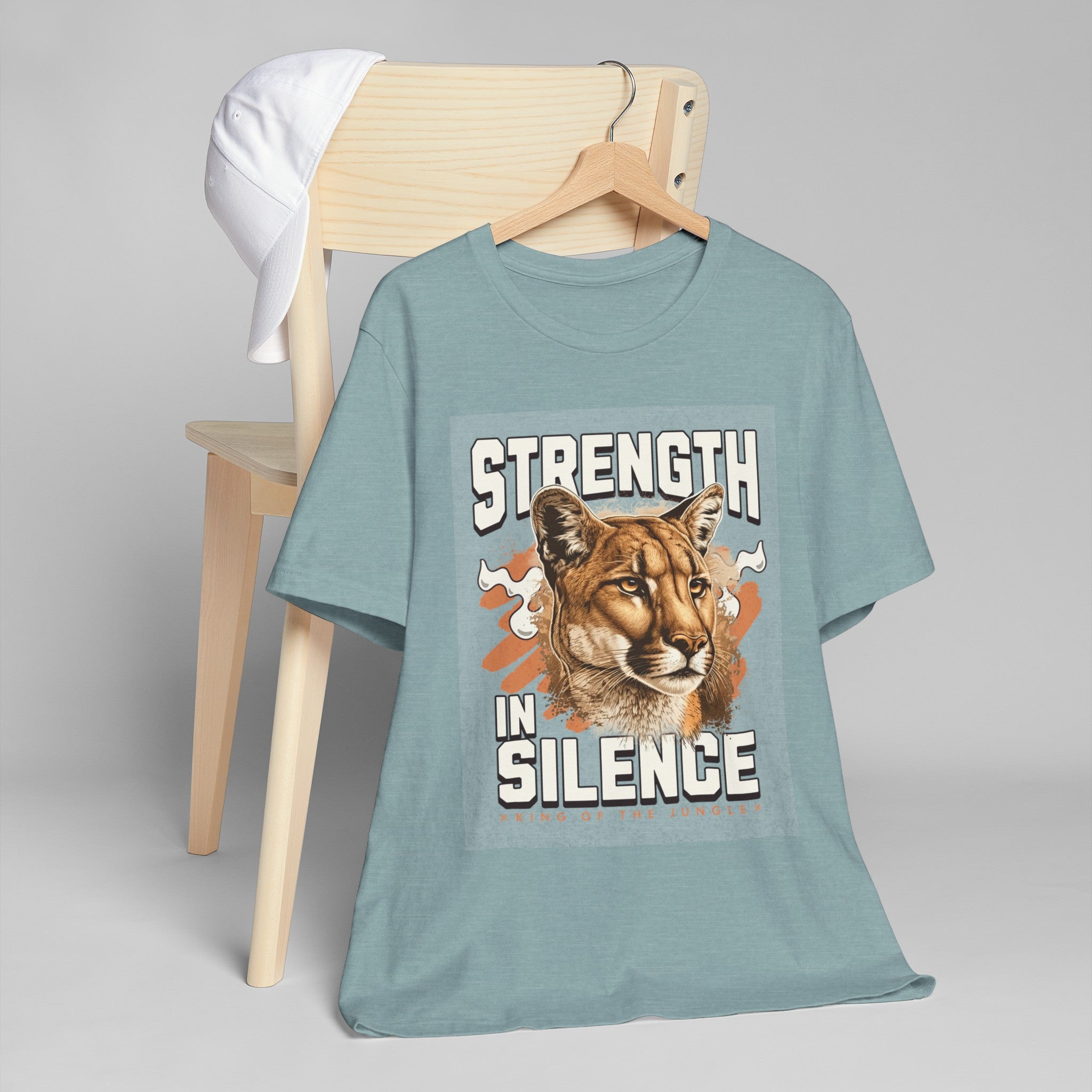 Strength in silence - T-Shirt