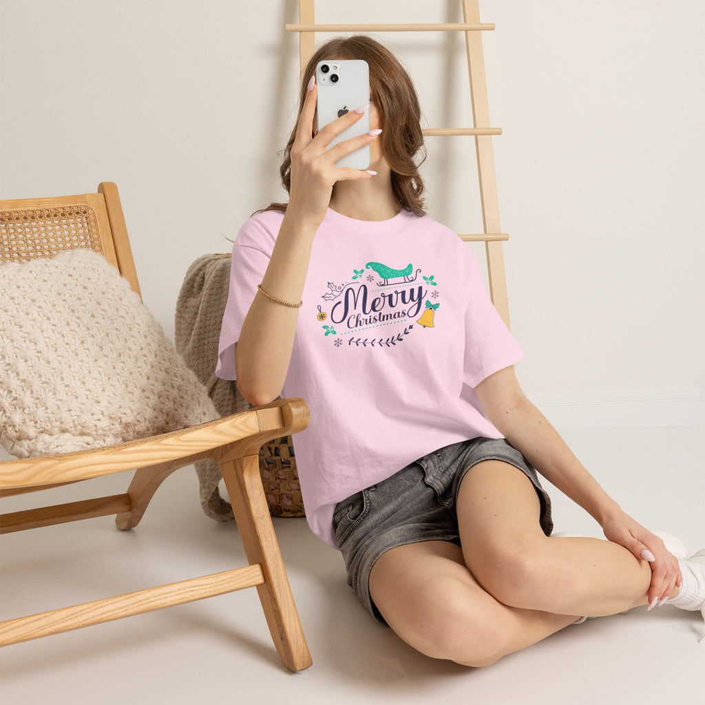 Merry Christmas Shirt, Elegant Holiday Graphic Tee, Festive Christmas Typography T-Shirt, Cute Winter Holiday Gift