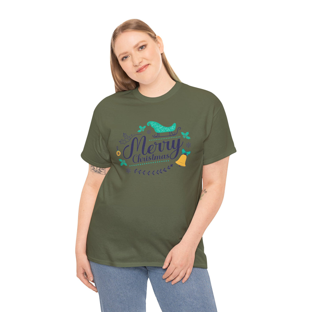 Merry Christmas Shirt, Elegant Holiday Graphic Tee, Festive Christmas Typography T-Shirt, Cute Winter Holiday Gift