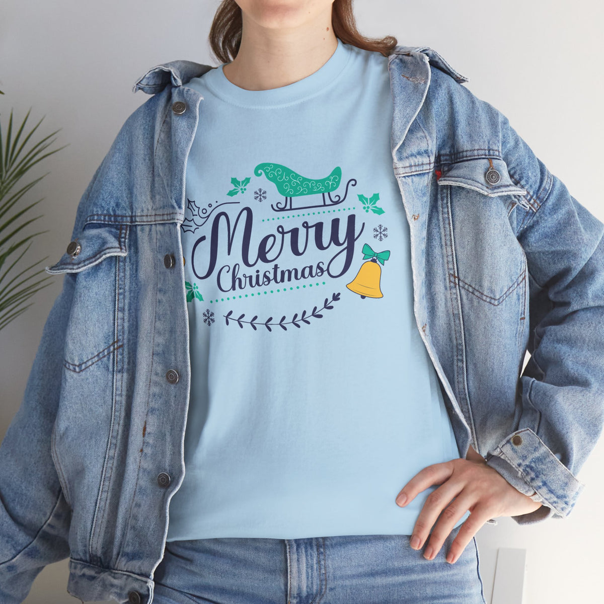 Merry Christmas Shirt, Elegant Holiday Graphic Tee, Festive Christmas Typography T-Shirt, Cute Winter Holiday Gift